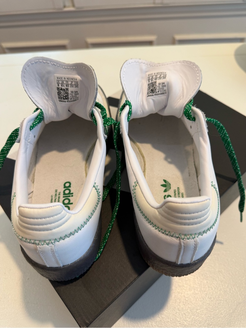 adidas Samba White Sneakers with Green Stripes and Laces 8 - Picture 4 of 9